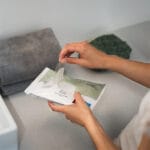 Abena Υγρά Γάντια Καθαρισμού 8τεμ. - Image 4